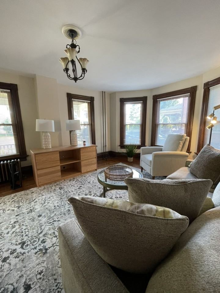 1524 W 4th St #1 - Photo 5 of 31