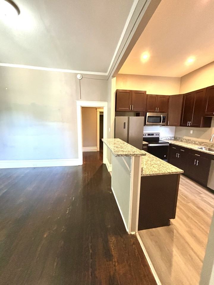 318 318 S. Pennsylvania AvenueApartment #316 - Photo 2 of 9