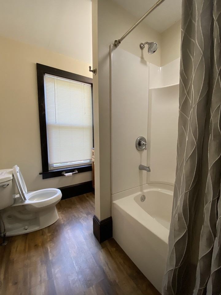 950 2nd St #1 - Photo 4 of 35