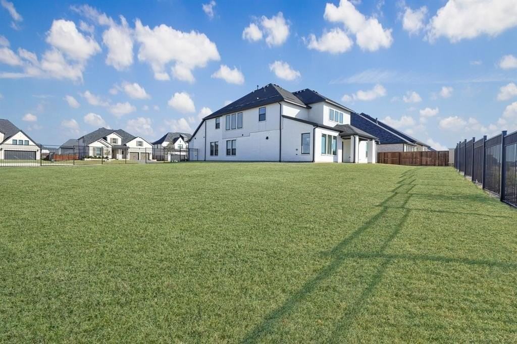 370 Shirebrook Ln - Photo 4 of 40