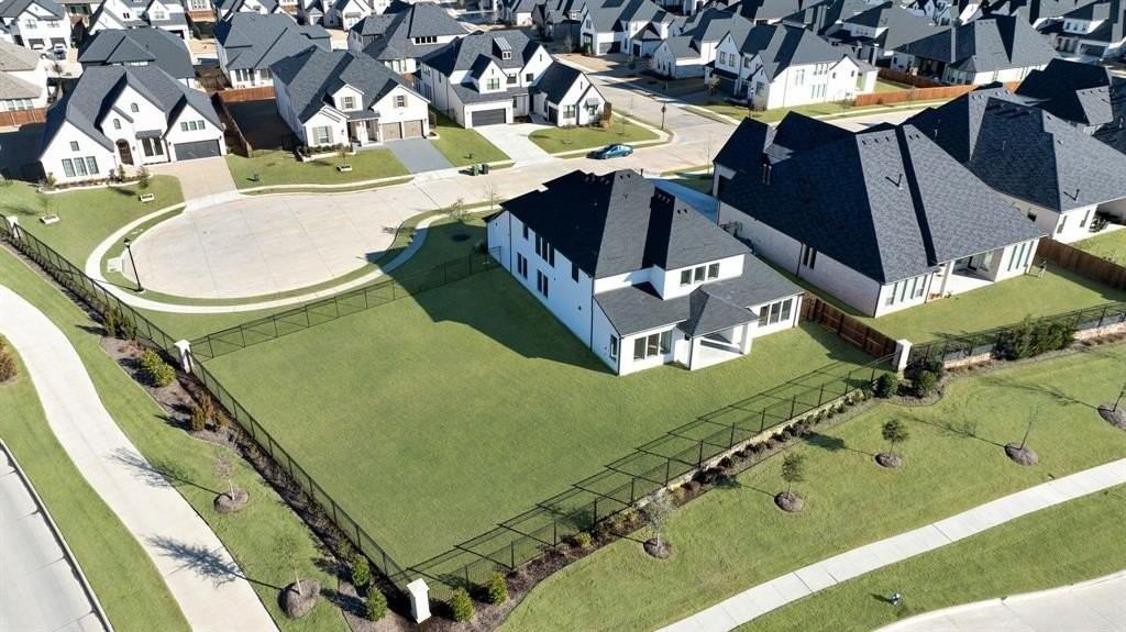 370 Shirebrook Ln - Photo 6 of 40