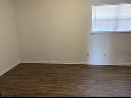 featured image of 218 N 11th St #21