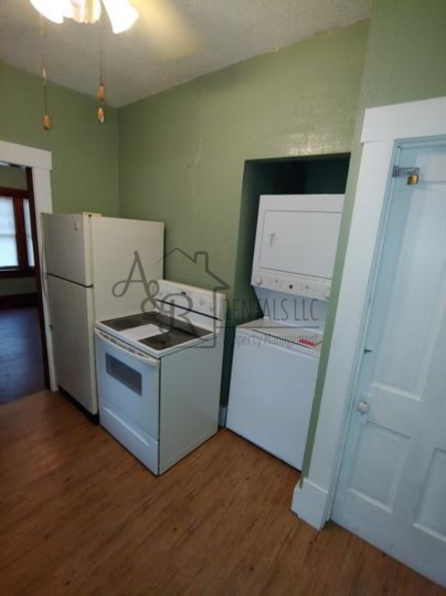 2209 N Broadway St #1 - Photo 3 of 17