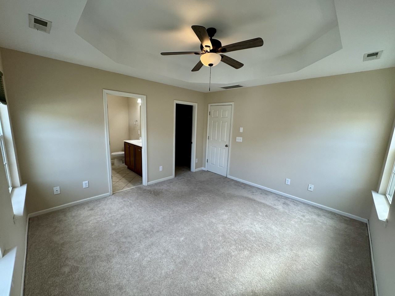 408 Provincial St #1 - Photo 2 of 17