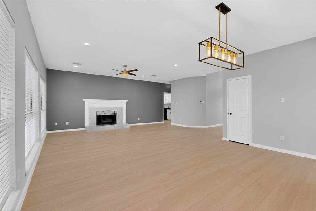 325 Crooked Crk - Photo 7 of 36