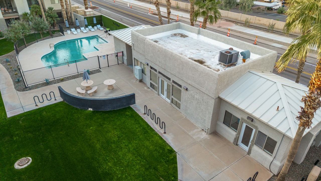 The Rockford - Photo 2 of 11