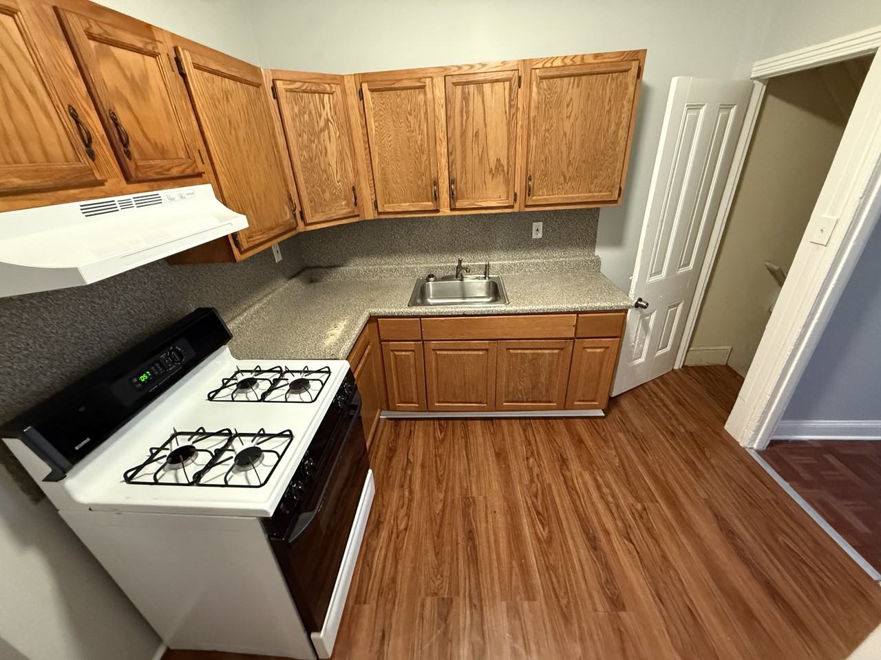 1104 Baring St #1 - Photo 4 of 21