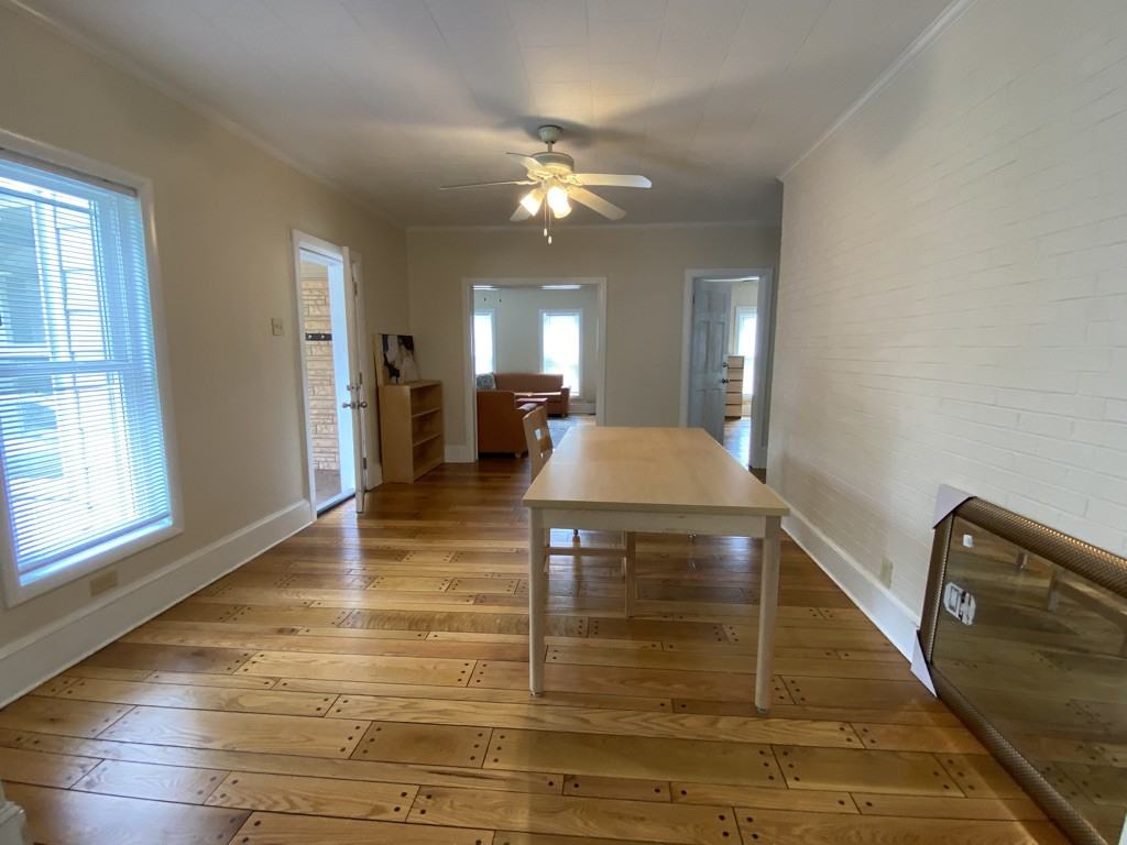 1202 Memorial Ave #1 - Photo 7 of 25