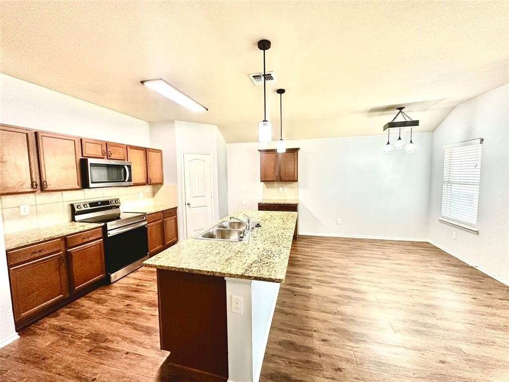 2134 Shady Glen Trl - Photo 7 of 26