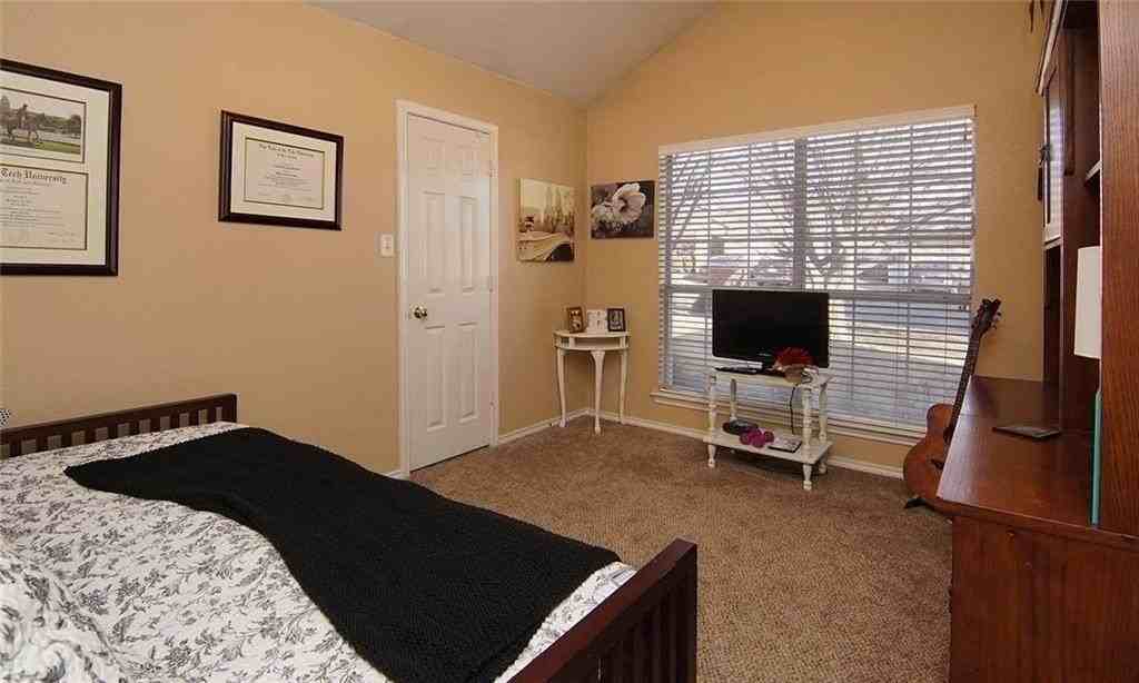 4812 Stetson Dr S - Photo 7 of 11