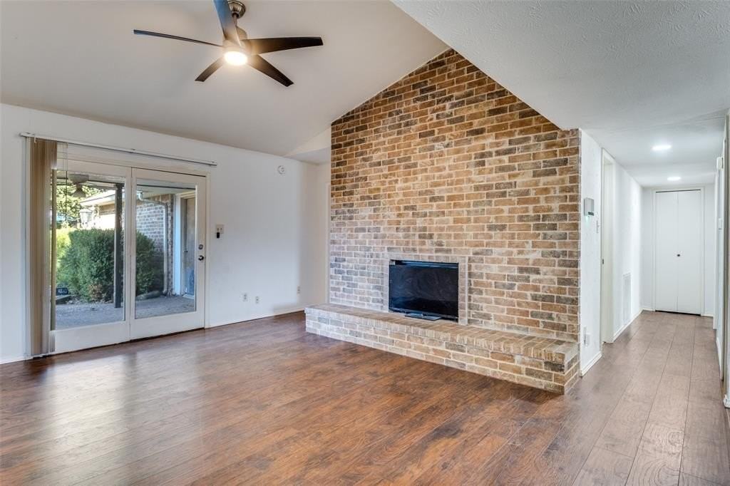 1109 Lesa Ln - Photo 4 of 20