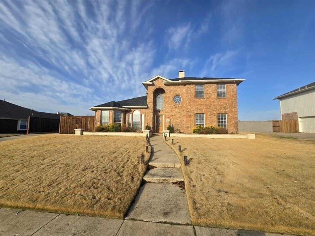 327 Hillglen Dr - Photo 5 of 26