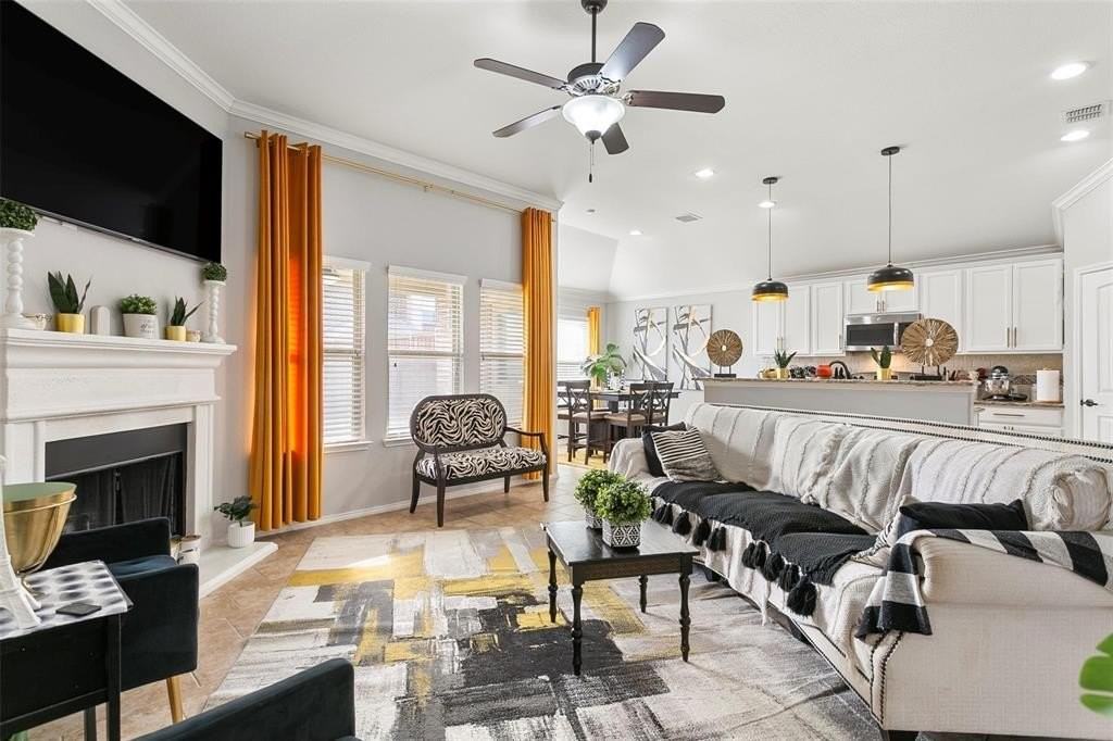 11700 Champion Creek Dr - Photo 7 of 28