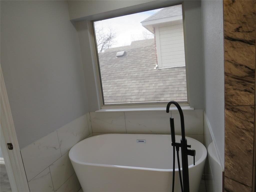 8721 Greenwood Trl - Photo 2 of 15