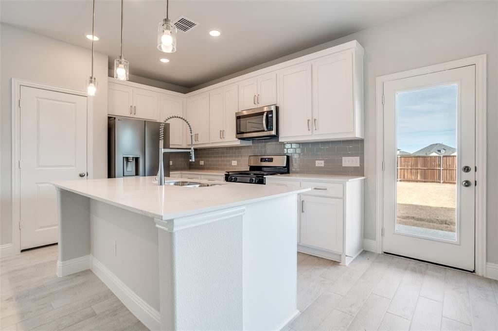 810 Sicily Blvd - Photo 5 of 12