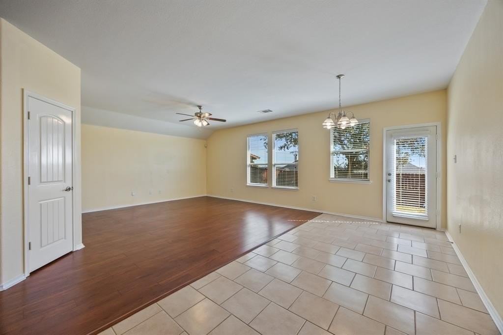 2508 Pioneer Bluffs Rd - Photo 6 of 24