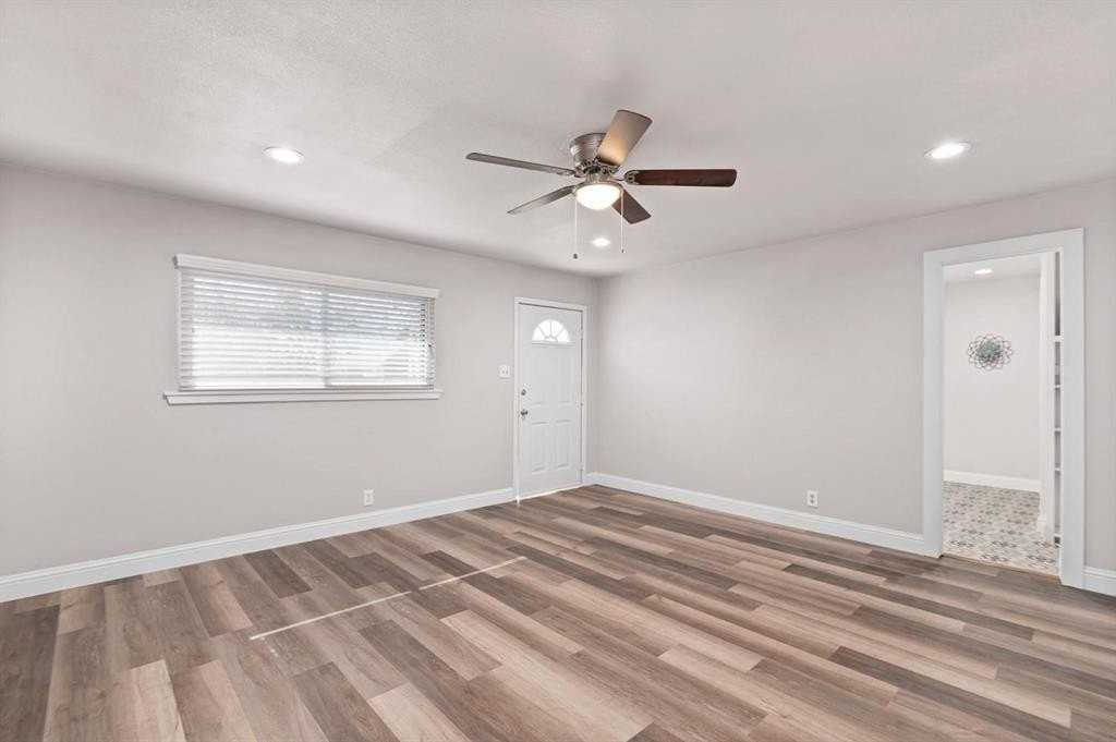 423 E Morton St - Photo 7 of 22