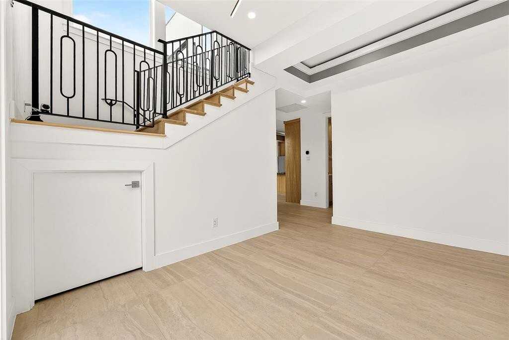 328 Lavender Dr - Photo 5 of 39