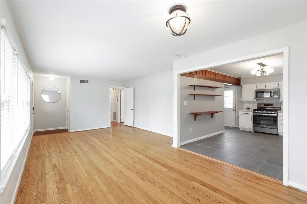 8633 Westglen Dr - Photo 6 of 26