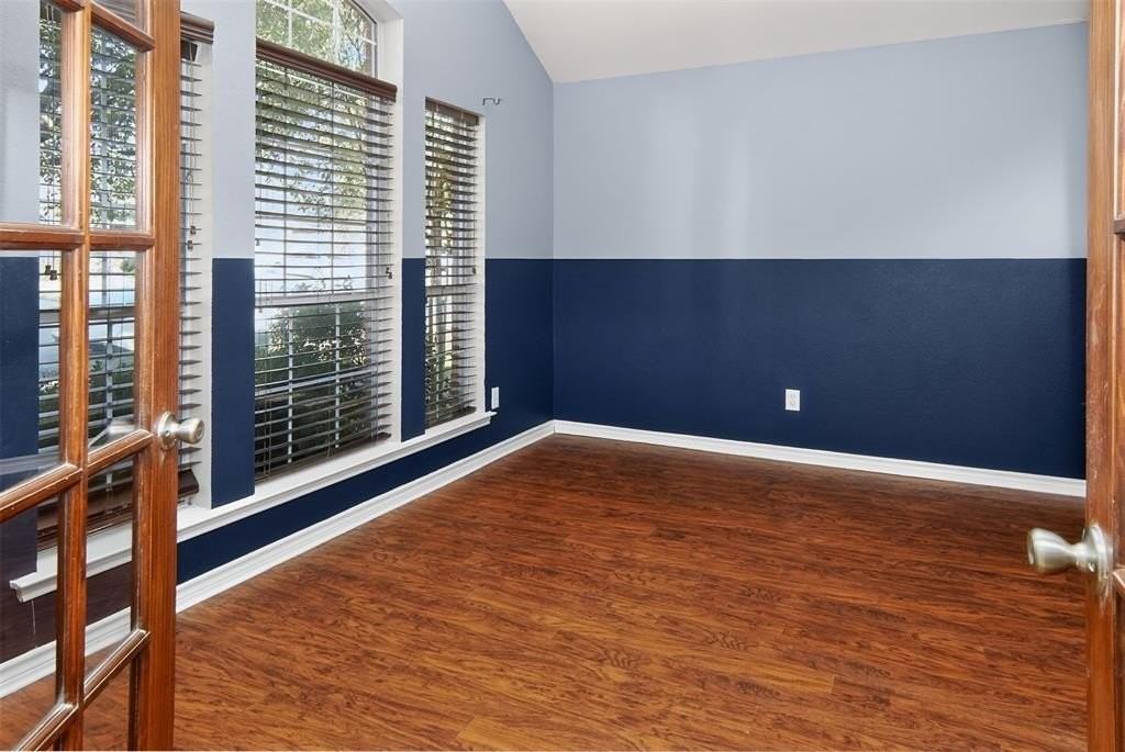 8216 Deer Bluff Ln - Photo 6 of 33