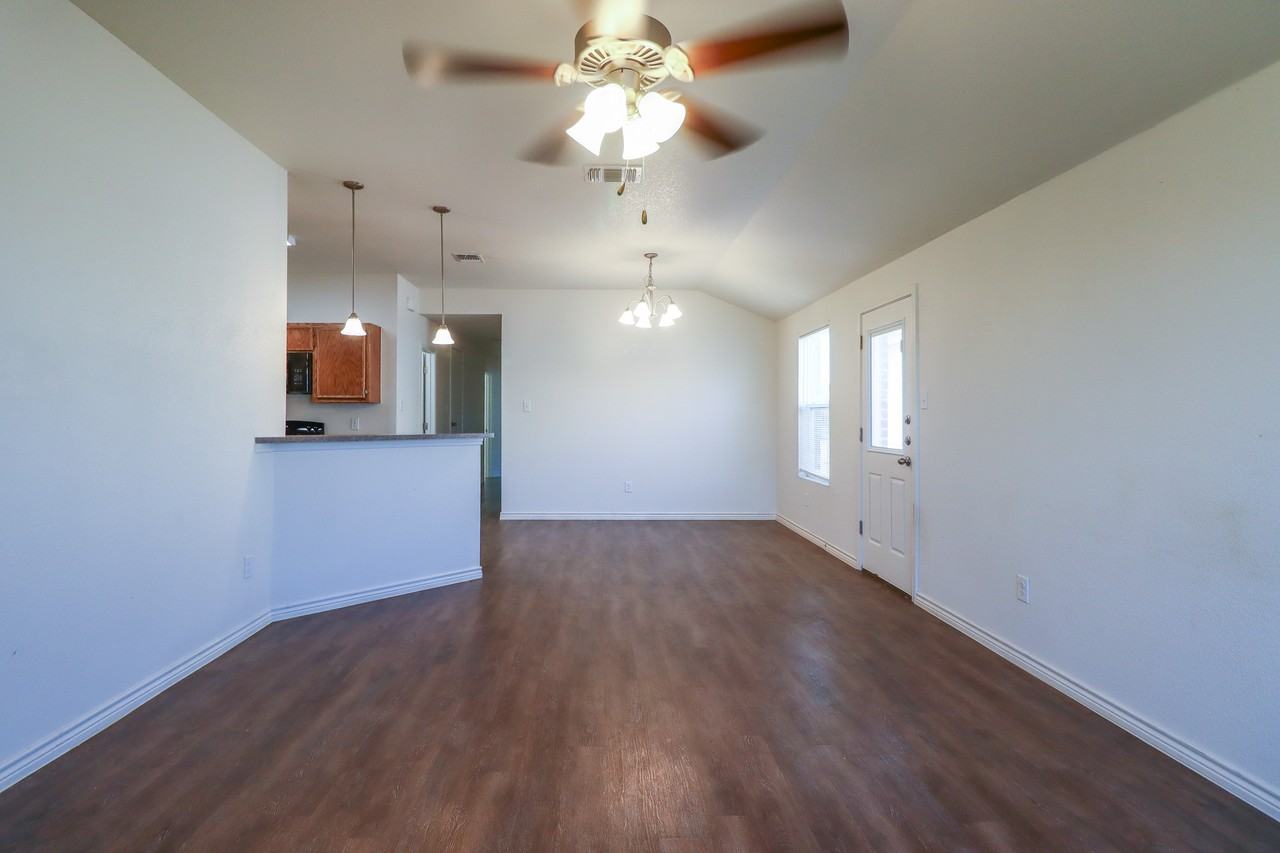 909 Lasso Dr #B - Photo 3 of 26