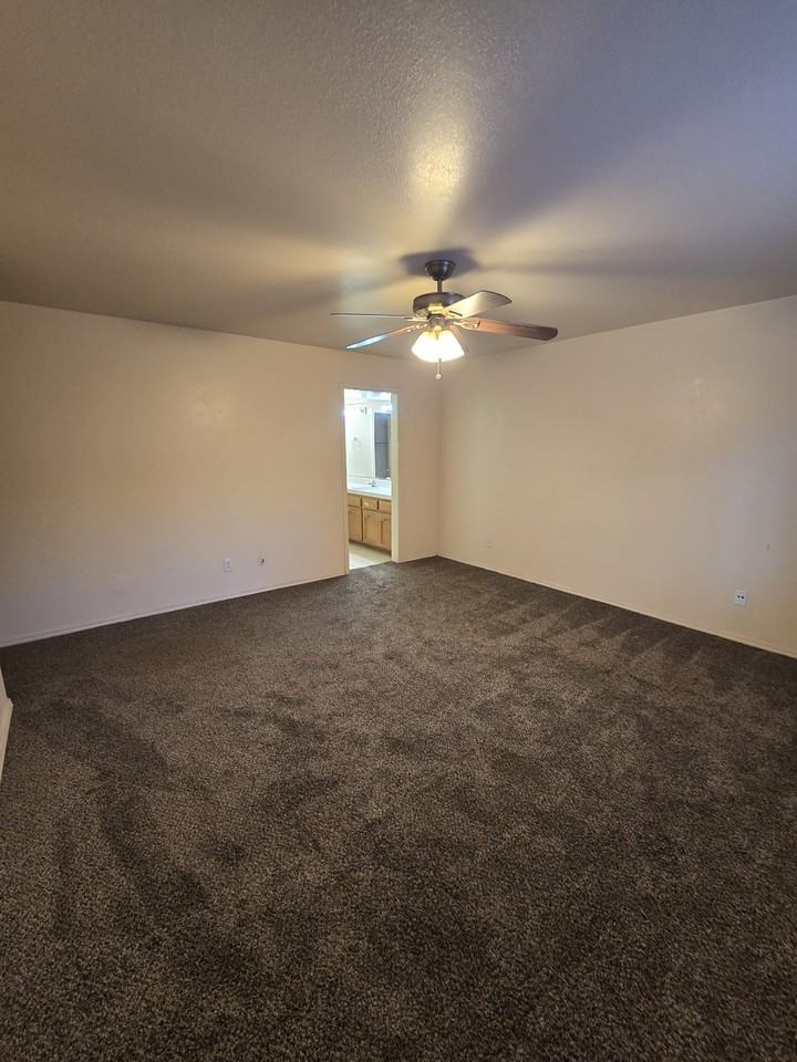 5634 W Paul Ave #1 - Photo 7 of 19