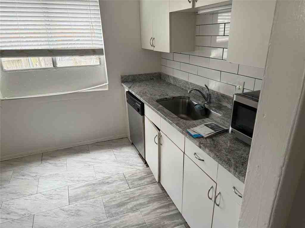 4823 Newmore Ave - Photo 6 of 16