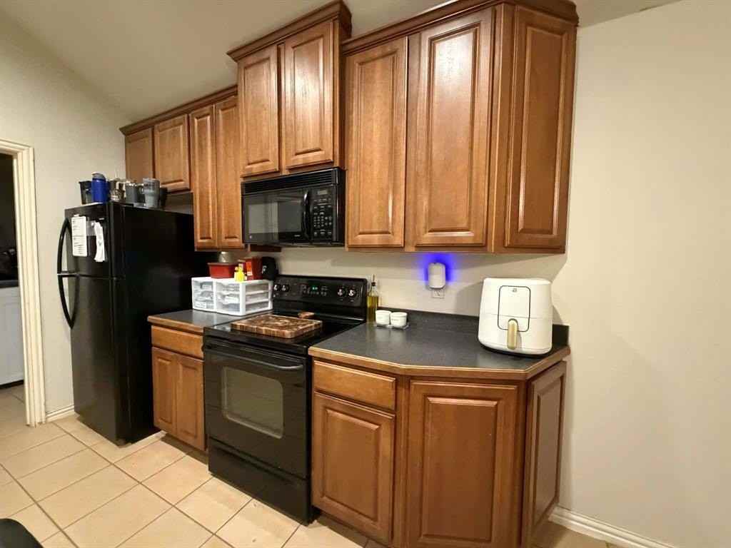 1303 Rain Tree Dr - Photo 7 of 10