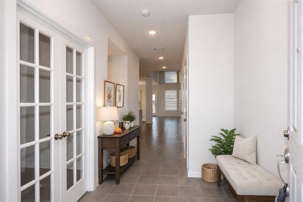 3517 Iron Horse Dr - Photo 5 of 36