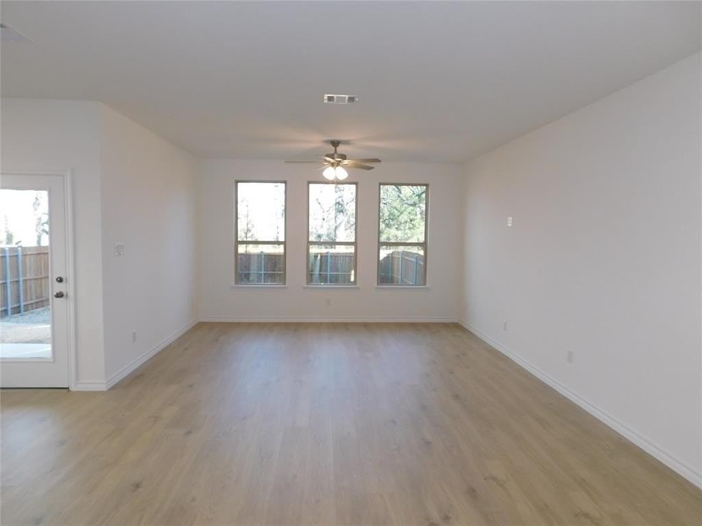 505 Mockingbird Ln - Photo 6 of 26