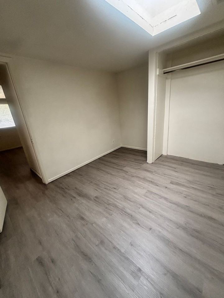 906 S Farmer Ave - Photo 7 of 9