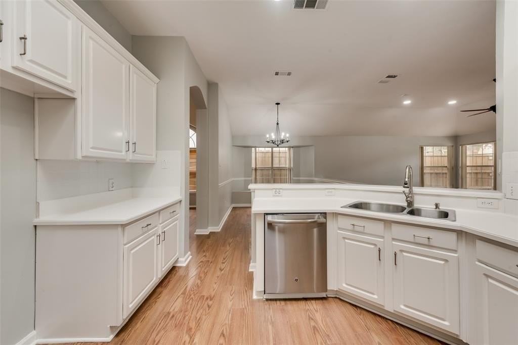 3551 Briargrove Ln - Photo 2 of 17