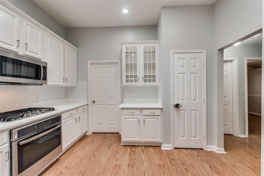 3551 Briargrove Ln - Photo 3 of 17