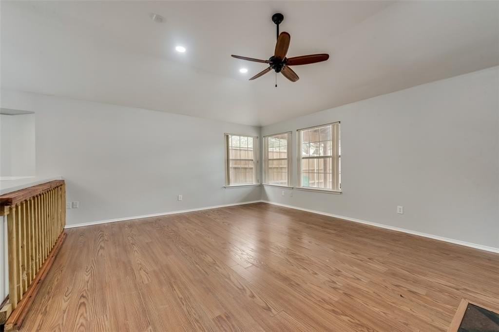 3551 Briargrove Ln - Photo 5 of 17