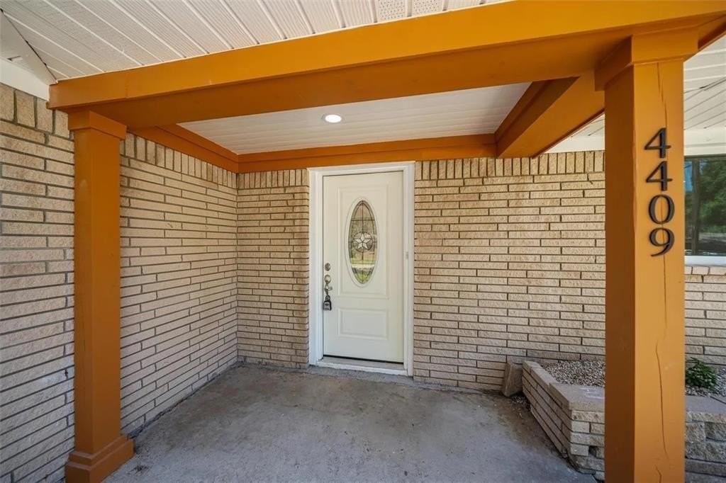 4409 Steven St - Photo 2 of 13