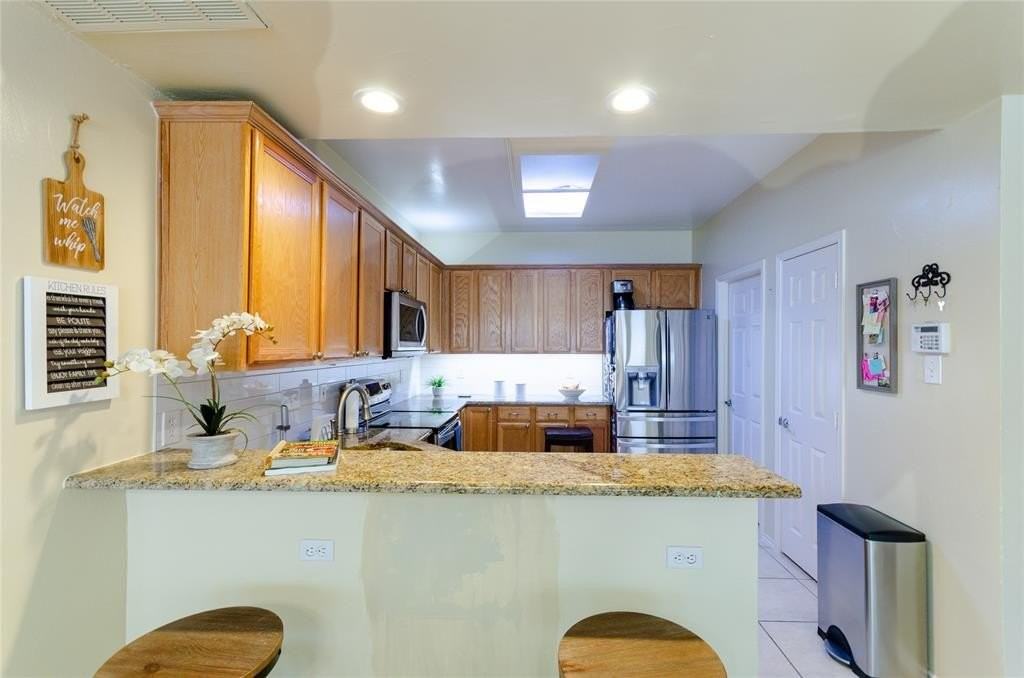 4104 Hedgerow Dr - Photo 5 of 21