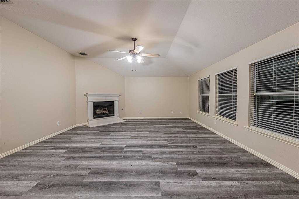 414 Tarpan Trl - Photo 5 of 11