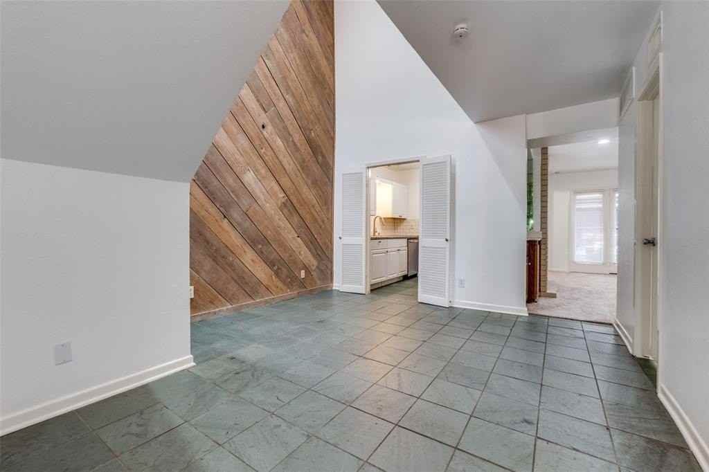 7608 Woodthrush Dr - Photo 5 of 25