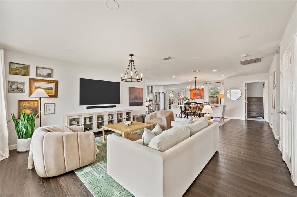 506 Malden Dr - Photo 3 of 19