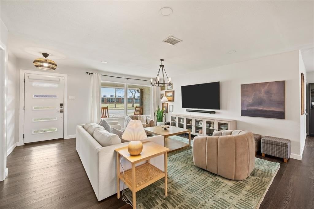 506 Malden Dr - Photo 4 of 19