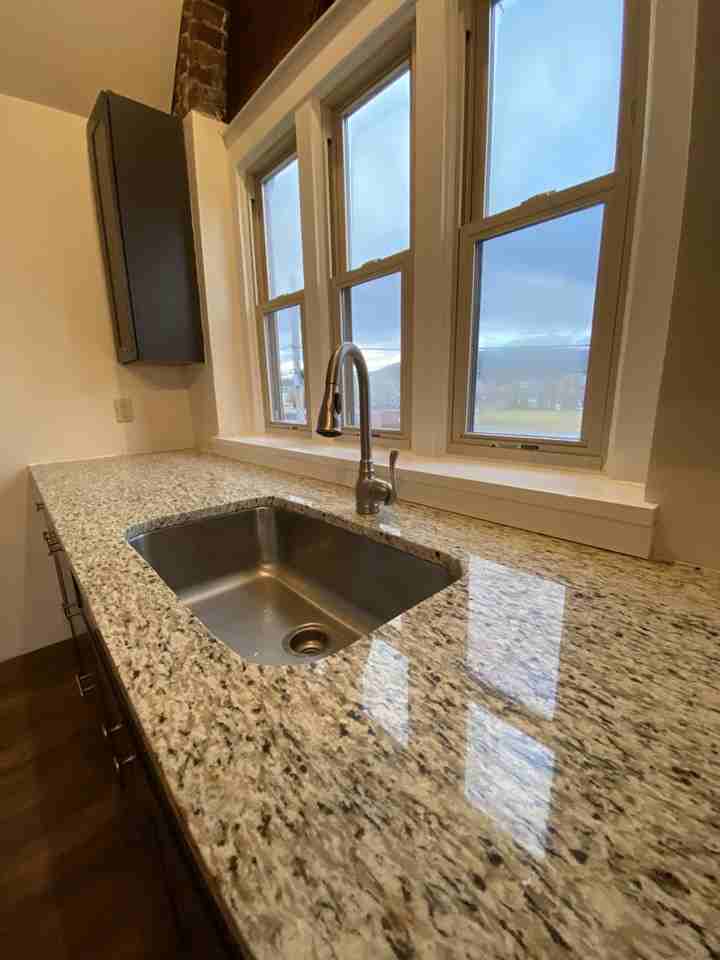 904 W 4th St #1 - Photo 6 of 33