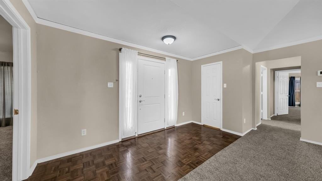 10041 Regent Row St - Photo 6 of 31