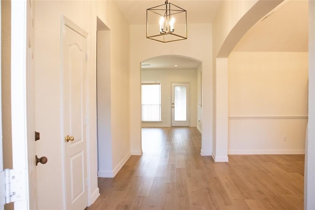 10305 Bent Tree Dr - Photo 2 of 20