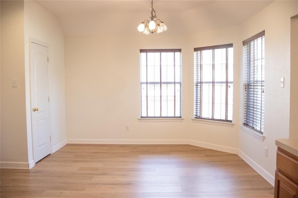 10305 Bent Tree Dr - Photo 4 of 20