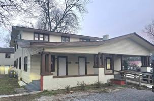 featured image of 948 S 11th St