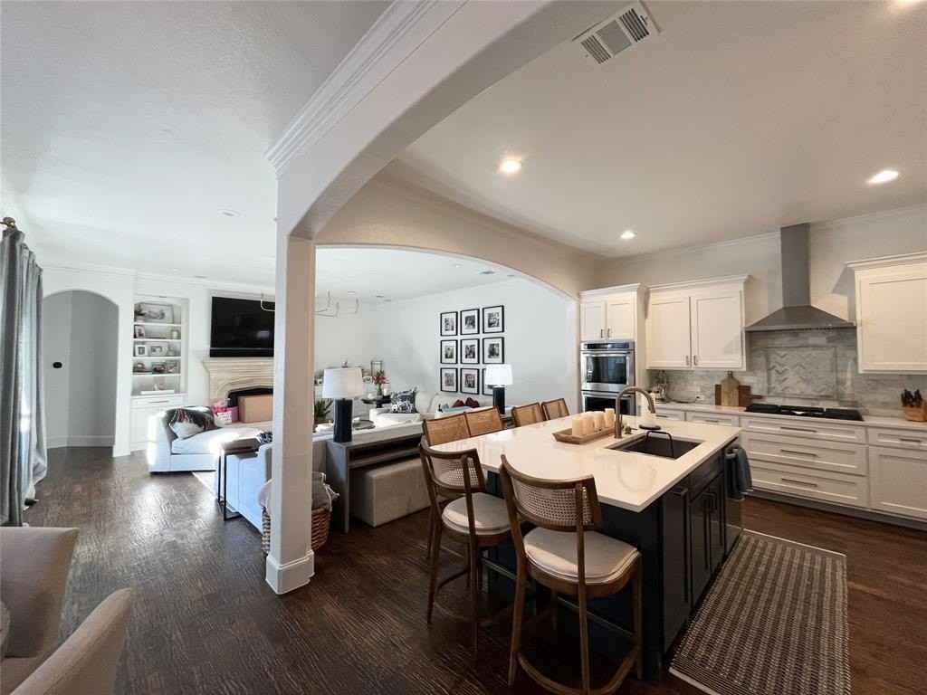 4529 Venetian Way - Photo 4 of 22