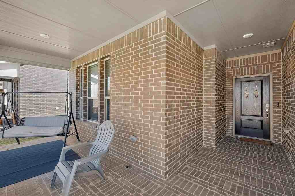 625 Hogan Dr - Photo 4 of 39