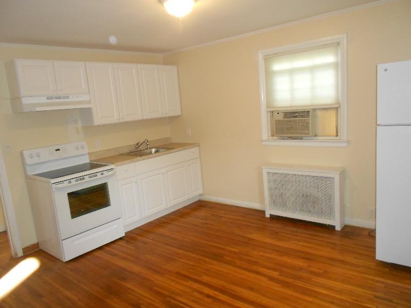 2909 Essex Rd - Photo 2 of 15