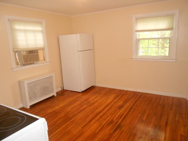 2909 Essex Rd - Photo 3 of 15