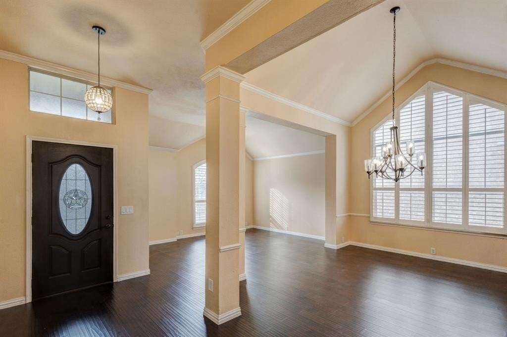 7220 Cloverleaf Dr - Photo 2 of 27